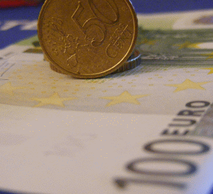 Democraţia în Europa a fost "sechestrată" de pieţele financiare "nesătule"