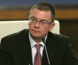 Premierul Mihai Răzvan Ungureanu a participat vineri la maratonul instalării în funcţie a noilor miniştri