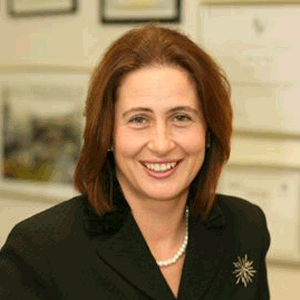 "JTI a demarat afacerile în România importând < Camel >, din Germania. Începând cu 2009, fabrica JTI de pe Platforma Pipera exportă < Camel > în Germania\", a declarat Gilda Lazăr.