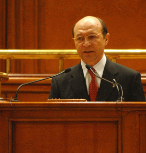 Traian Băsescu: Sunt multe interese ca ţara noastră să devină tot mai dependentă energetic
