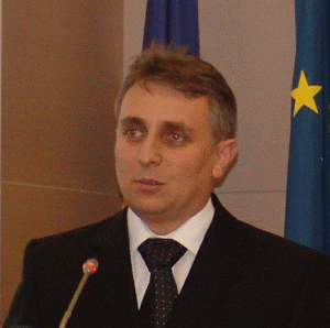 Pisc (BNS): România trebuie să păstreze pachetul majoritar de acţiuni în societăţile energetice