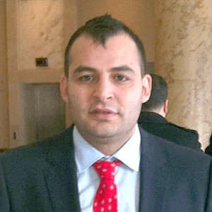 "Vreau să fiu tratat în mod egal cu toţi ceilalţi cetăţeni, să am drepturile respectate. Eu nu o să părăsesc România sau să fug din ţară niciodată. Voi pleca de aici cu capul sus şi aşa vor proceda şi ceilalţi acuzaţi", a declarat Mehdi Awdi.