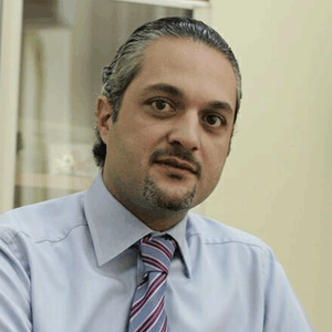 Domnul Khaled El Solh, Chief Executive Officer al "Caroli Foods" Group, cu sediul central în Bucureşti, s-a născut în anul 1974 în oraşul Saida din Liban. A absolvit Facultatea de Afaceri şi Marketing din cadrul Universităţii Americano-Libaneză din Beirut. Este căsătorit şi are o fiică şi un fiu. Hobby: tenisul de câmp şi lectura. Domnia sa vorbeşte limbile engleză, franceză, arabă şi română.