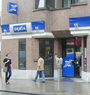 "Dexia" a avut pierderi de 11,6 miliarde euro în 2011, drept pentru care nu acordă dividende şi cupoane pentru obligaţiunile sale hibrid.