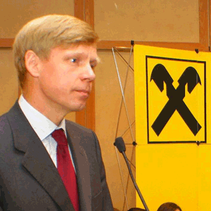 Steven van Groningen: Maxim patru bănci universale vor exista în România
