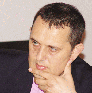Avocatul Gheorghe Piperea consideră că decizia pronunţată de Tribunalul Bucureşti în luna decembrie ar putea influenţa atât AGA din noiembrie 2011, cât şi cele două adunări ale acţionarilor, programate pentru această lună.