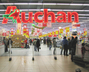 Auchan a luat 100 de hectare din cadrul fostei uzine Tractorul 