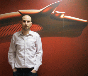 Andrei Petruş: "Un risc important este factorul uman. Oamenii pot trimite informaţii către o adresă de email greşită, o < vină > importantă aici purtând-o funcţia care permite completarea automată a adreselor. De asemenea, din neglijenţă şi naivitate, deschid email-uri infestate de la un calculator conectat la reţeaua companiei".