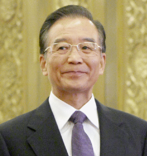 Wen Jiabao: Beijingul este gata să încheie acorduri de swap valutar cu partenerii est-europeni, care să permită încheierea tranzacţiilor comerciale în monedele locale.
