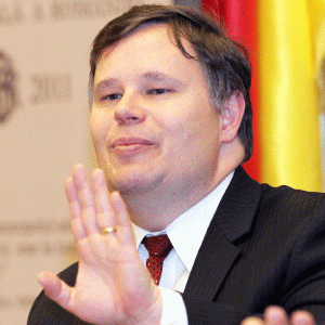 "Îmi pare rău s-o spun, dar nu s-au făcut progrese corespunzătoare privind introducerea unui management privat în companiile de stat",a declarat Jeffrey Franks.