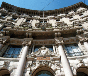 "UniCredit" şi-a majorat profitul cu 13% în primul trimestru din 2012, la 914 milioane de euro. 