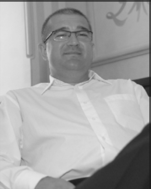 Domnul Cătălin Mahu este acţionar unic şi director general al firmei "La Mama" SRL din Bucureşti. S-a născut în anul 1970, în oraşul Oneşti - Bacău. A absolvit Universitatea Politehnică Bucureşti, Facultatea de Transporturi - Secţia Autovehicule Rutiere. Este căsătorit şi are un fiu. Hobby: călătoriile şi motociclismul.