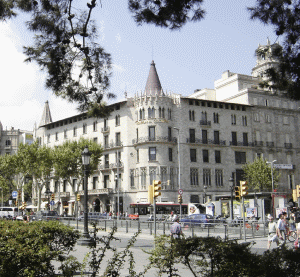 Băncile din Spania au o expunere de 307 miliarde euro pe piaţa imobiliară a ţării, care s-a prăbuşit în anii 2007-2008.