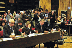 Dezbatere la Forum Invest FINANCE privind finanţarea industriilor strategice în România