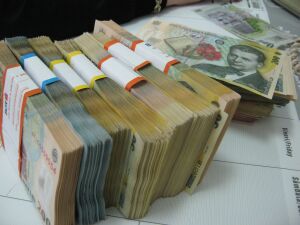 Leul, la un nou minim istoric faţă de euro