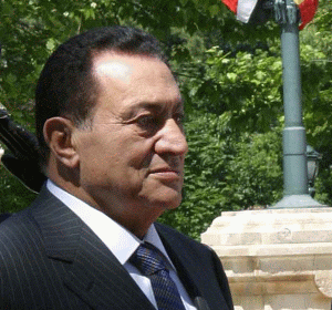 Hosni Mubarak a fost condamnat la închisoare pe viaţă