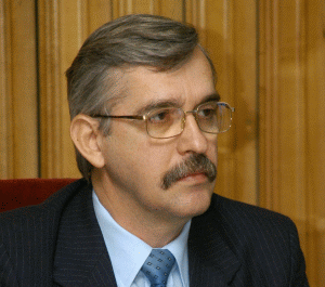 Adrian Iuraşcu, preşedintele Partidului Forţa Civică: "Noi i-am cerut domnului Ponta să ne întâlnim, pentru a-i prezenta soluţiile noastre, în ceea ce priveşte despăgubirea celor abuzaţi de regimul comunist, dar nu am primit niciun răspuns". 