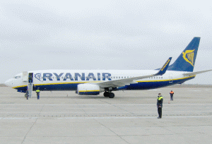 "Ryanair" a lansat o nouă ofertă pentru preluarea "Aer Lingus" 