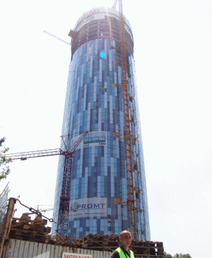 Construcţia celei mai înalte clădiri din ţară - gata într-o săptămână 