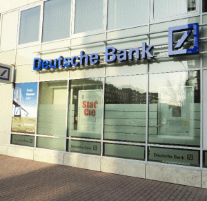 "Deutsche Bank" ia în calcul noi măsuri de reducere a costurilor 
