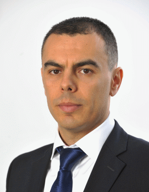 Relaţia băncilor cu clienţii evoluează