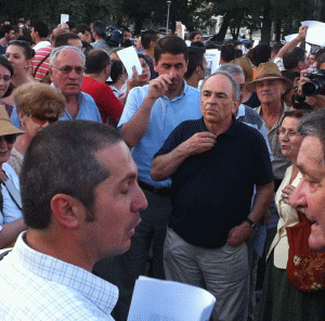 Gabriel Liiceanu, in mijlocul protestatarilor.