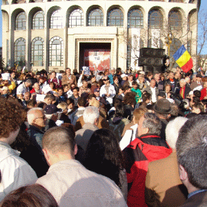 Din nou, Piaţa Universităţii: "PDL şi USL, aceeaşi mizerie!"
