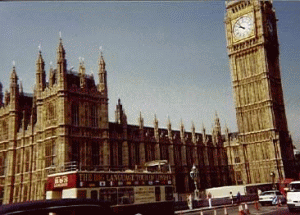 Londra riscă să piardă statutul de prim centru financiar mondial