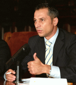 "Vom emite obligaţiuni pe pieţele externe în următoarele două luni"