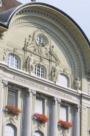 Deţinerile de monedă ale instituţiei au crescut cu 50% în perioada martie-iunie, la 365 miliarde franci elveţieni.
