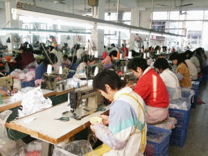 Industria manufacturieră s-a contractat peste estimări 