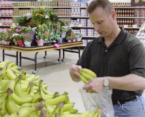 Operaţiunile "Dole" din Asia includ plantaţii de banane din Filipine.