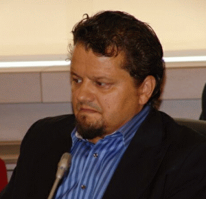 Ştefan Vuza s-a retras ca sa-şi îmbunătăţească oferta pentru Oltchim