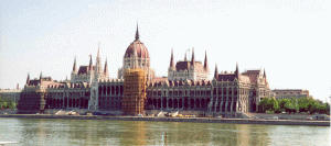 Ungaria rămâne în recesiune şi recurge la noi măsuri austeritate