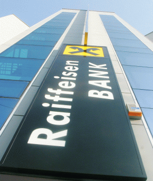 Manageri ai Raiffeisen, investigaţi pentru "insider trading"