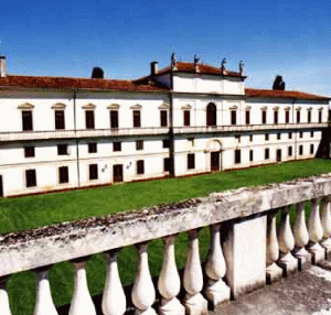 Poliţia din Italia a sechestrat un castel