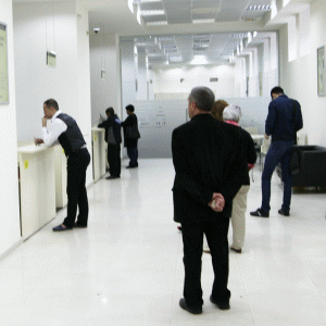 "Cyprus Popular Bank" anticipează că accesul la mecanismele aflate la dispoziţia băncilor elene va atenua impactul negativ al operaţiunilor din Grecia. 