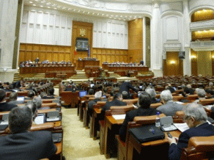 Parlamentarii nu vor mai fi obligaţi să justifice în scris absenţele 