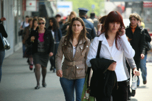 Numărul posturilor desfiinţate în sectorul financiar mondial, la maximul ultimilor patru ani