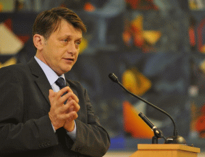 Antonescu: Conflictul cu Tăriceanu nu va fi "o poveste fără sfârşit"