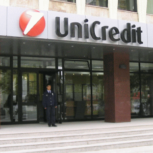 "UniCredit" vinde 9,1% din divizia sa poloneză