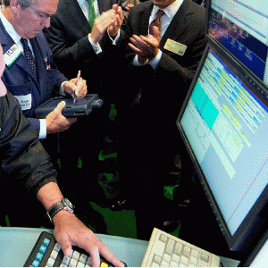 NYSE şi-a redus câştigurile cu 75%