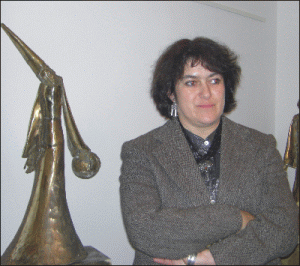 Reka Sapo, printre sculpturile sale