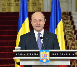 Băsescu a primit torţa olimpică a Festivalului Olimpic al Tineretului European