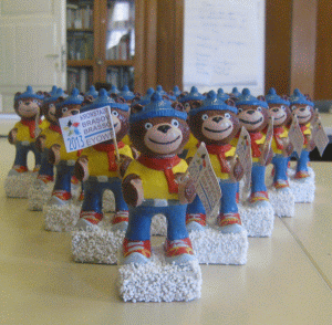 2.200 de mascote FOTE "hand-made" vor fi distribuite turiştilor 