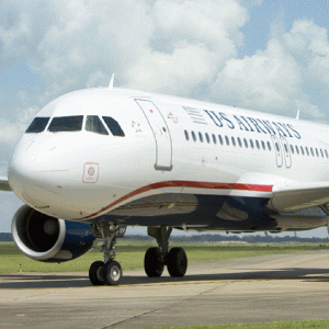 "US Airways" fuzionează cu "American Airlines"