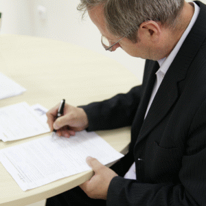 Băncile acceptă doar ANPC pentru procesele pe clauze abuzive şi deciziile instanţei supreme