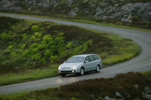 "PSA Peugeot Citroen" negociază un acord de colaborare cu compania rusă "ZIL"