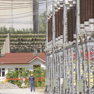 Energia pentru companii, mai ieftină, pe zi ce trece