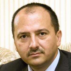 Remus Borza a precizat: "Am preluat < Hidroelectrica > cu datorii de un miliard de euro, decapitalizată de < băieţii deştepţi > şi căpuşată de 500 de contracte împovărătoare".
